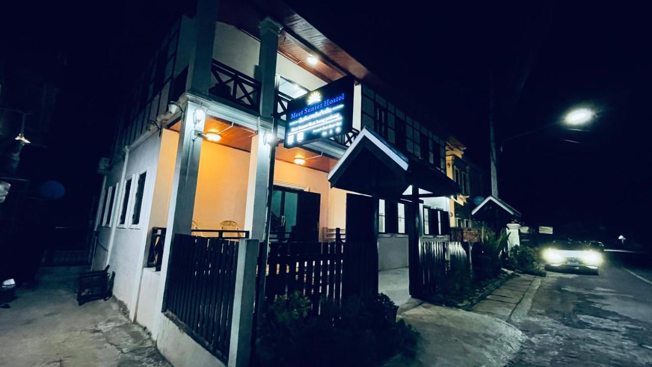 Meet Sunset Hostel Luangprabang Exterior photo