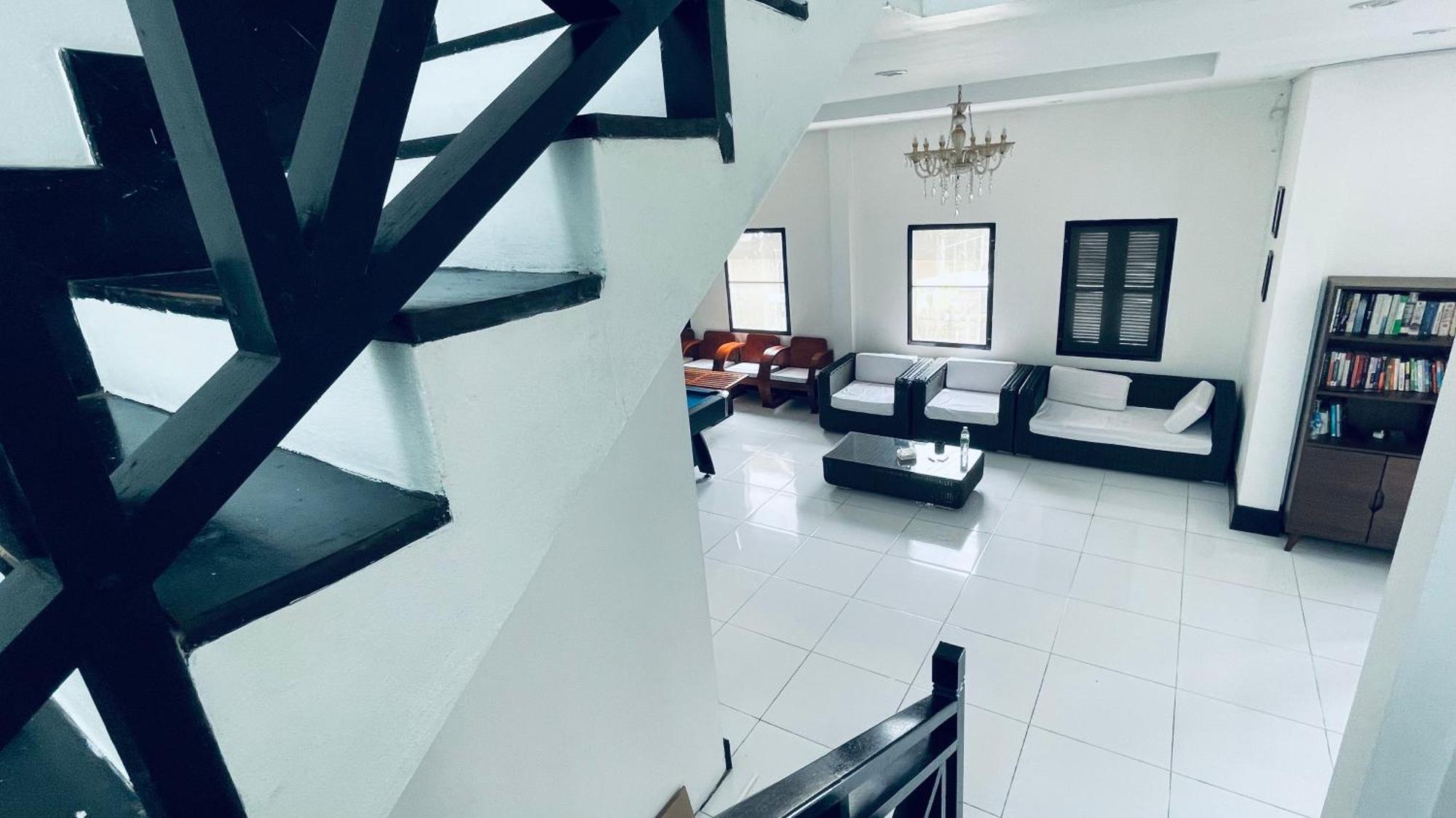 Meet Sunset Hostel Luangprabang Exterior photo